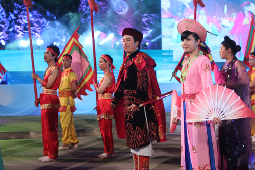 Carnaval Hạ Long 2013: lung linh sắc m&agrave;u văn h&oacute;a Quảng Ninh